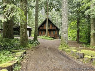 21230 E Briarwood Rd, Rhododendron, OR 97049