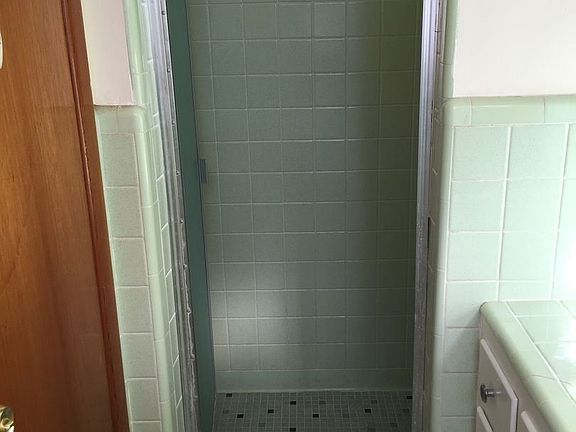 3rd image of 3039 Dalehurst Dr W