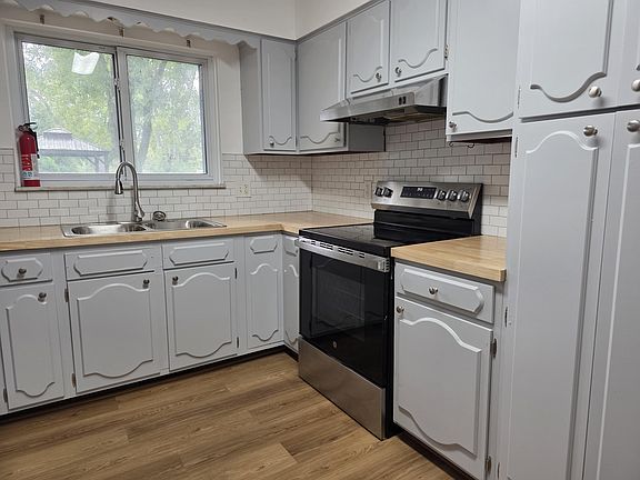 5th image of 4190 Central Blvd