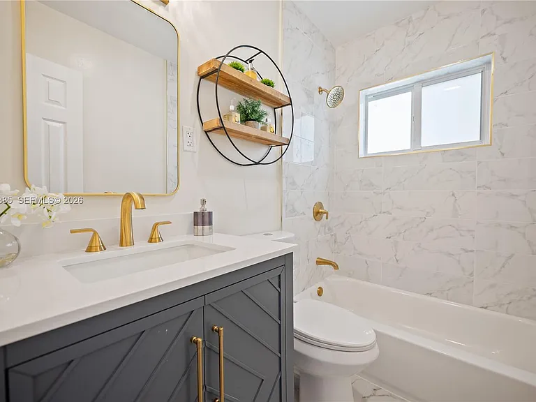 4220 SW 14th St — Photo 23