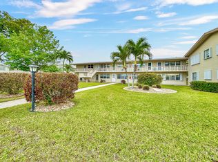 90 Bedford Ct #D, West Palm Beach, FL 33411