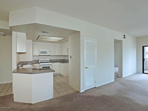 5th image of 484 S Euclid Ave Unit 204