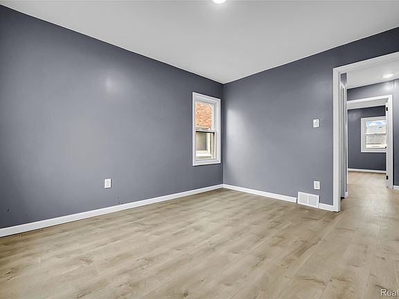 2nd image of 14814 Cloverlawn St