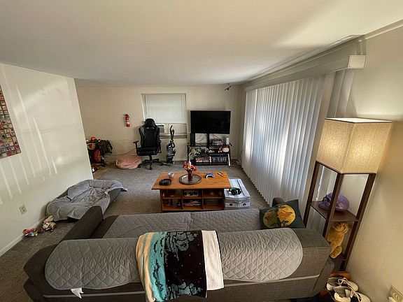 4th image of 318 W 16th St #3831
