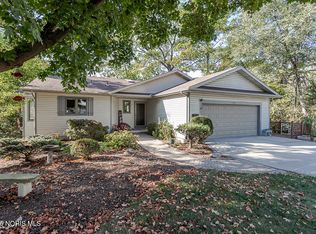 147 Colony Rd, Rossford, OH 43460