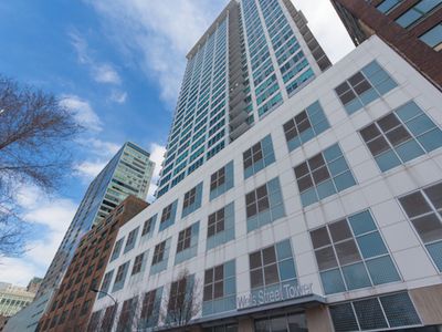 701 S Wells St APT 1702, Chicago, IL, 60607
