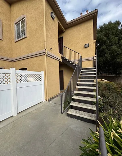 41410 Juniper St Photo 1