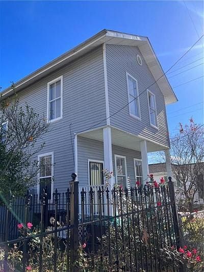 1st image of 2937 College Ct