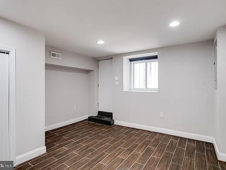442 N Linwood Ave — Photo 24