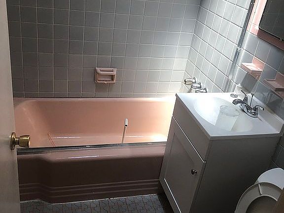 5th image of 2205 Unruh Ave