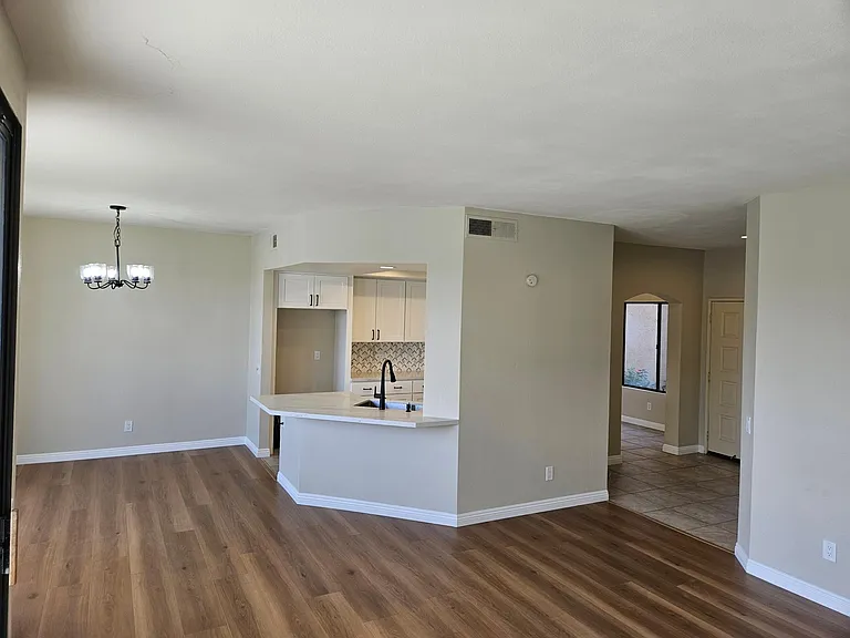 55192 Firestone — Photo 4