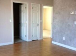 352 Vale St APT 11, Fall River, MA 02724