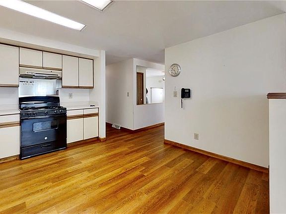 5th image of 9 Cherrywood Blvd