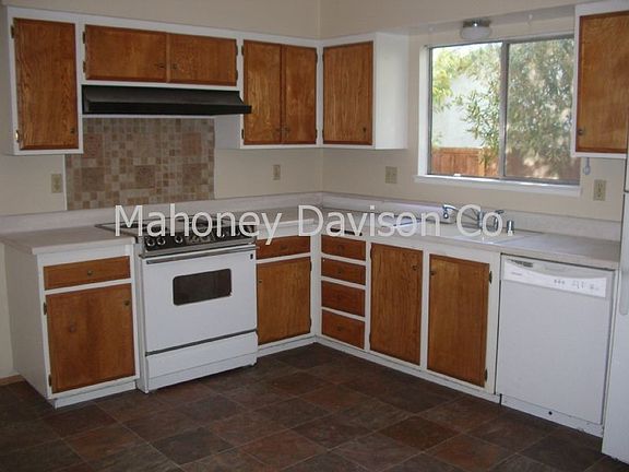 3rd image of 1525 Sarkesian Dr