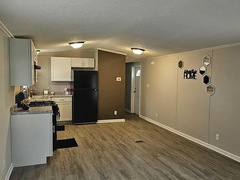 2737 W Washington Ctr #287 — Photo 2