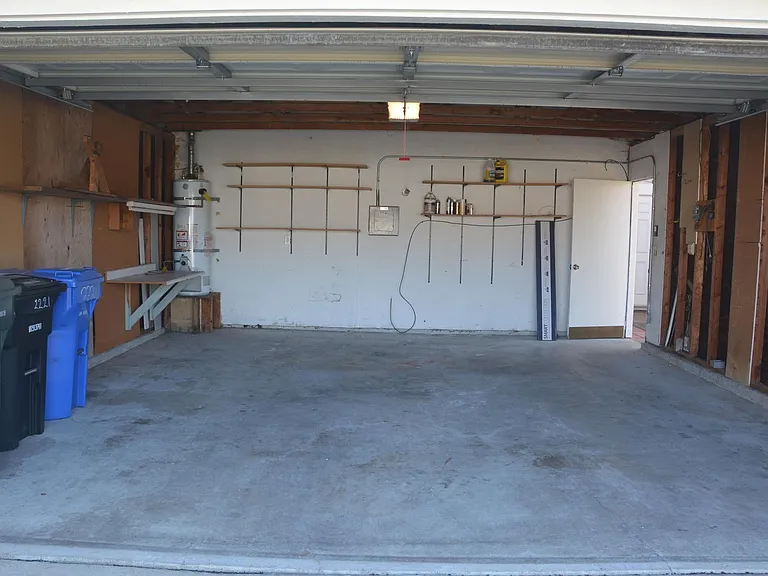 2221 Lynbrook Dr — Photo 32