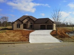 1075 Skypark Rd, Florence, AL 35634