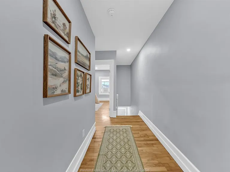 2181 Howard Ave — Photo 16
