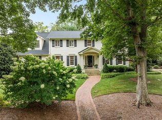 2905 Lake Forest Dr, Greensboro, NC 27408