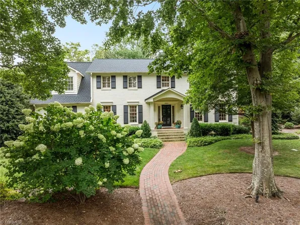 2905 Lake Forest Dr, Greensboro, NC 27408
