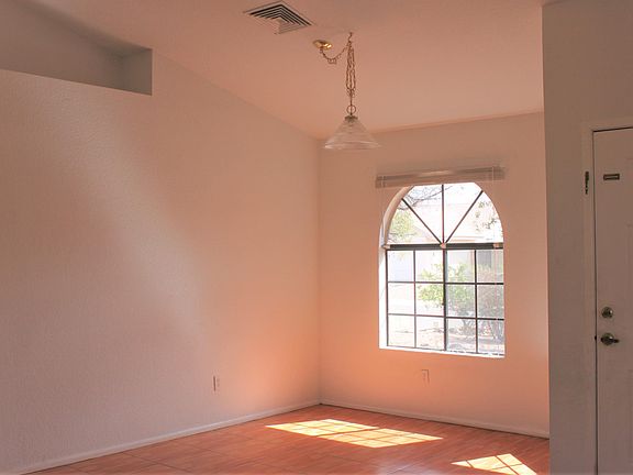 3rd image of 1756 E Shasta St