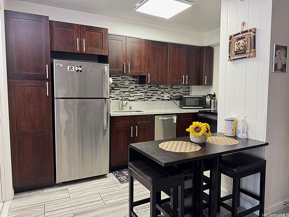 3rd image of 417 Nohonani St APT 410