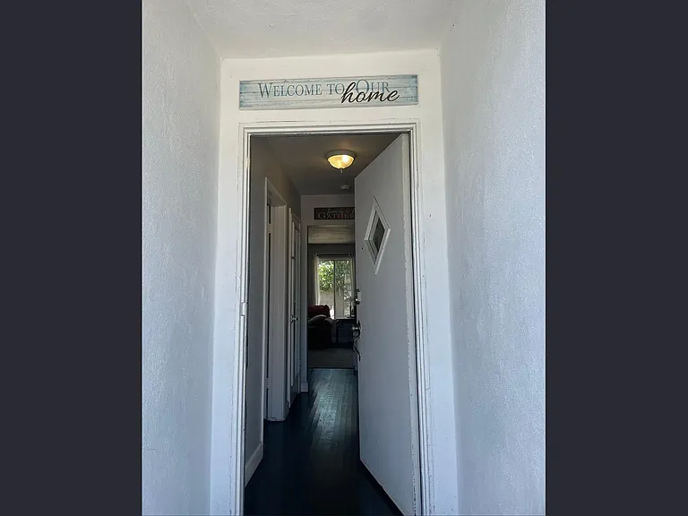 1410 W 12th St — Photo 3