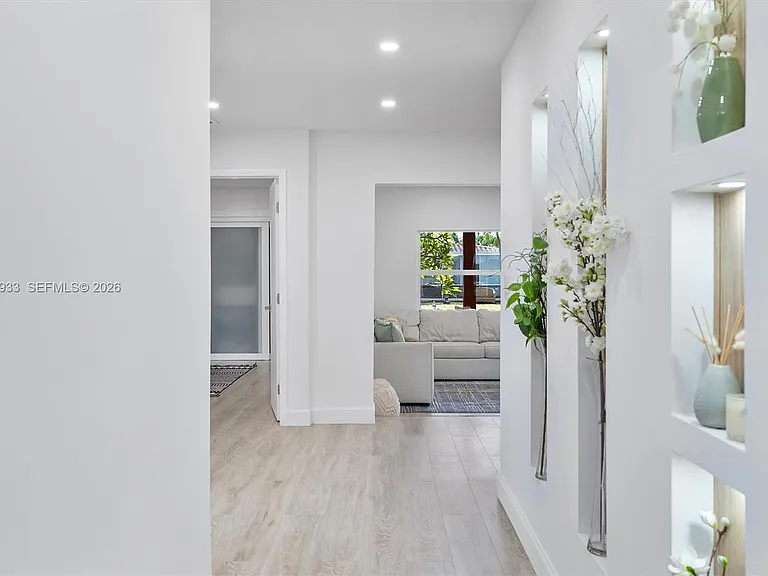 3430 NW 21st Ave — Photo 5