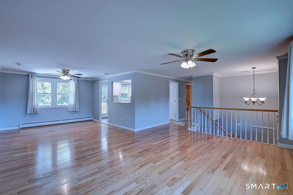 3 bed, 2.5 bath, 2630 sqft, $4,200 — Photo 2