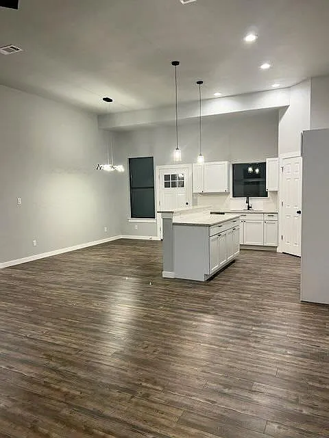4 bed, 3.0 bath, 1634 sqft, $2,100 — Photo 2