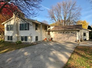 320 N 7th St, Kandiyohi, MN 56251