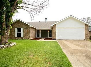 6518 Springfield Dr, Arlington, TX 76016