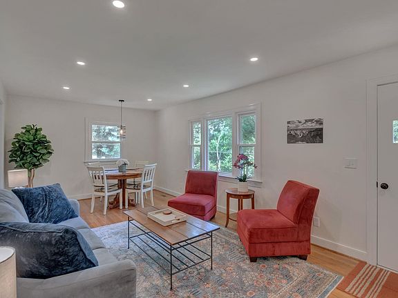 4th image of 4362 Ivy Rd