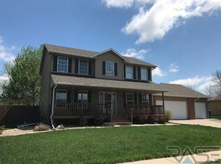 5520 S Chuck Dr, Sioux Falls, SD 57108