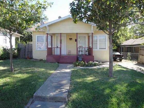 1st image of 1218 E Louisiana Ave