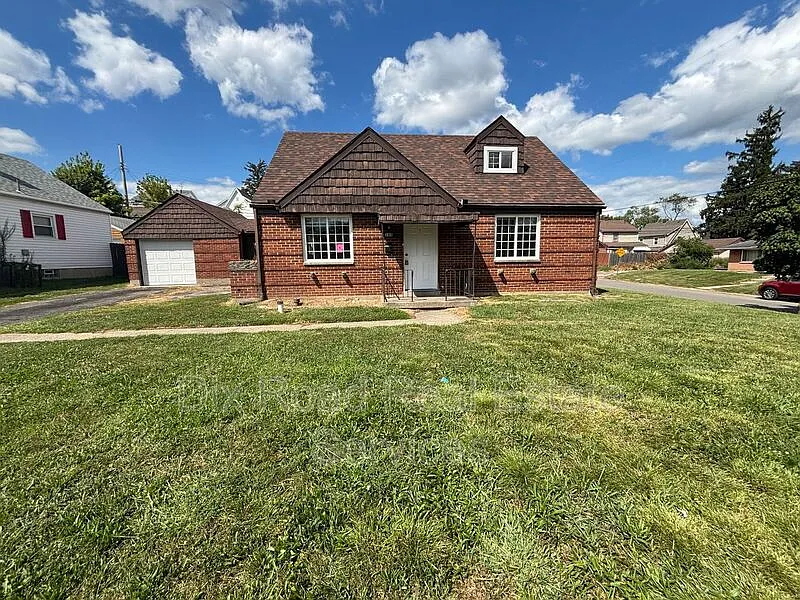 165 Basswood Ave