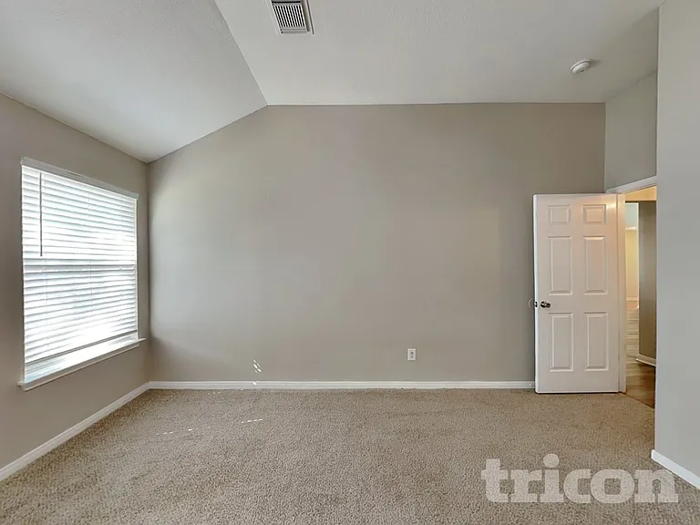 352 Meadow Park — Photo 4