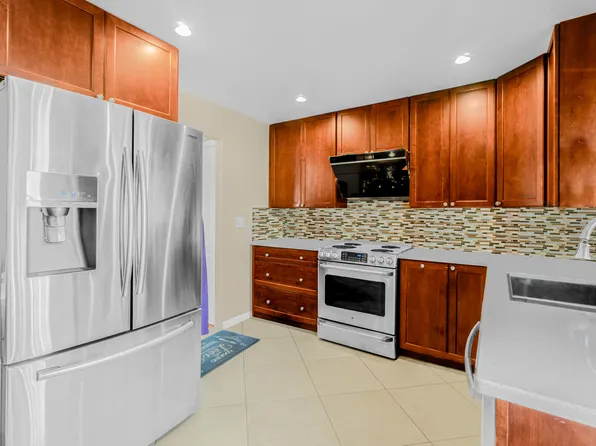 23 Deirdre Court image 8 of 25