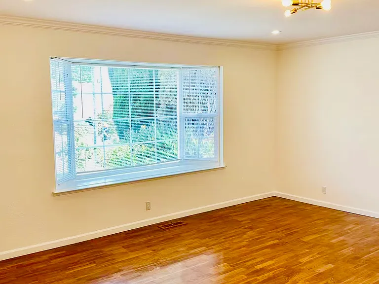 21946 Hyannisport Dr — Photo 6