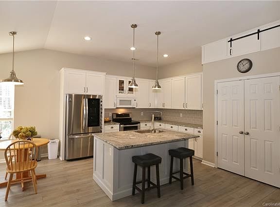 4th image of 9306 Winston Hall Ct