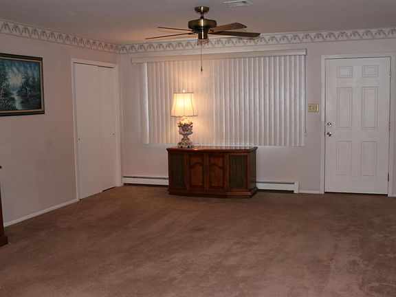 5th image of 14 Piccadilly Ct