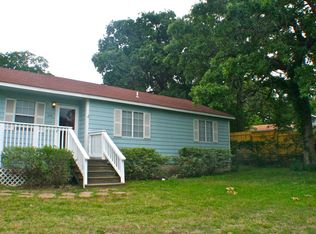 648 E Columbia Dr, Azle, TX 76020