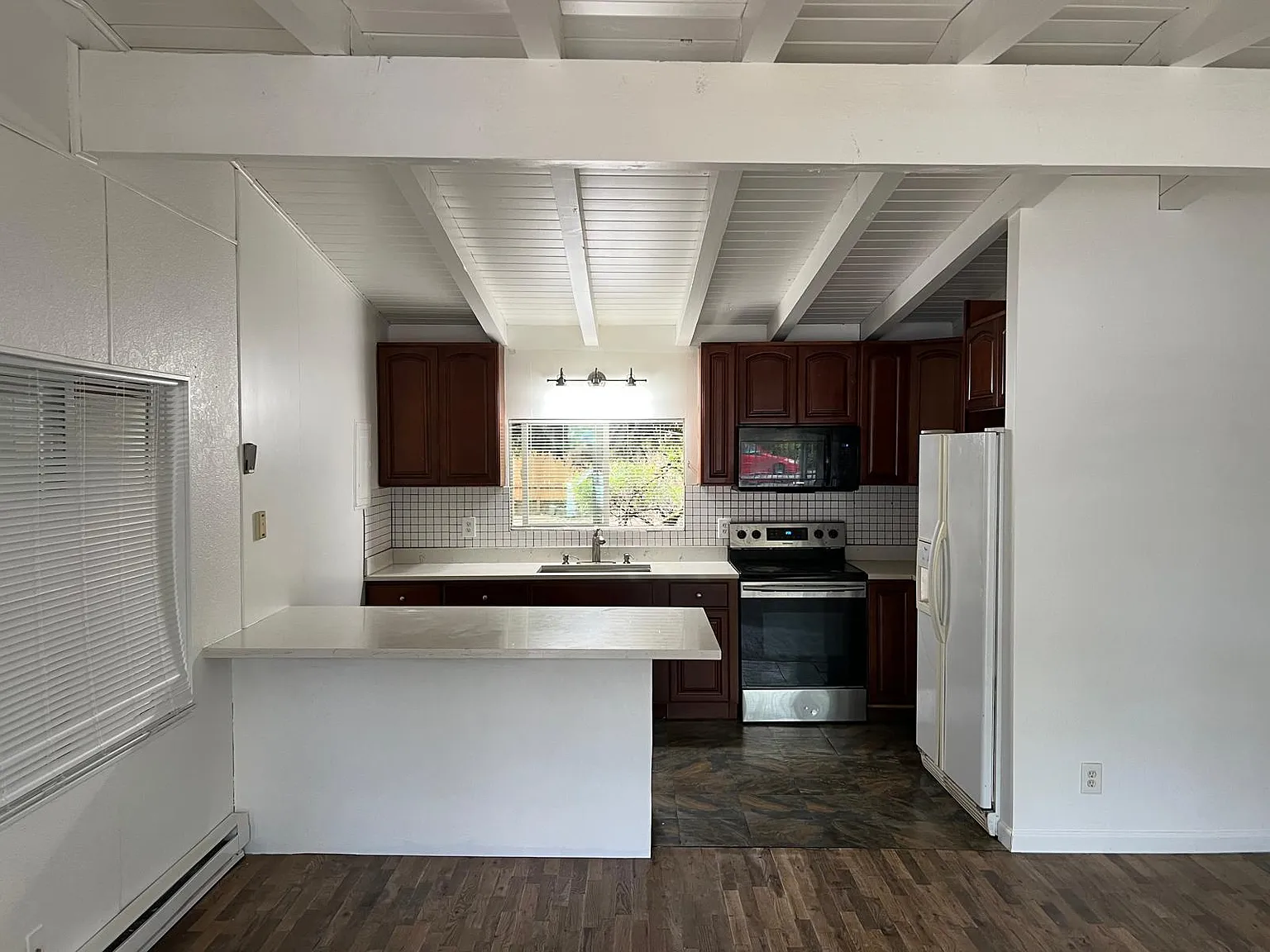 2 bed, 768 sqft, $2,150 — Photo 2