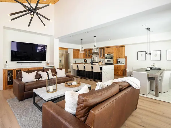 11736 Hope Ct Unit A, Truckee, CA 96161