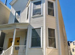 1330 W George St APT 1, Chicago, IL 60657