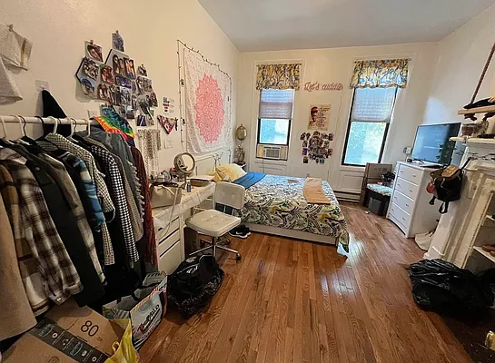 Rented by Delmark Realty LLC | media 21