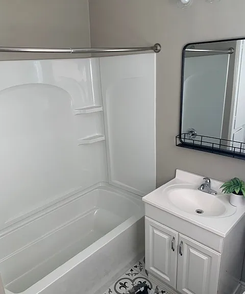 1812 W Summit Ave #2 — Photo 3