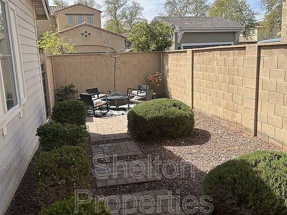 4th image of 21147 W Glen St