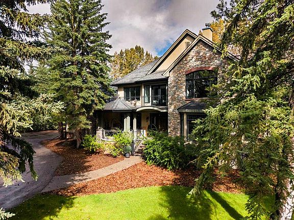 3rd image of 33 E Longeway Pl