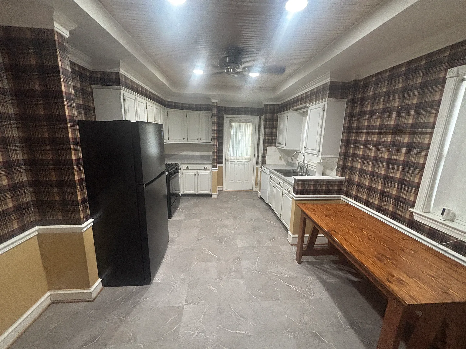 5 bed, 1962 sqft, $1,500 — Photo 4